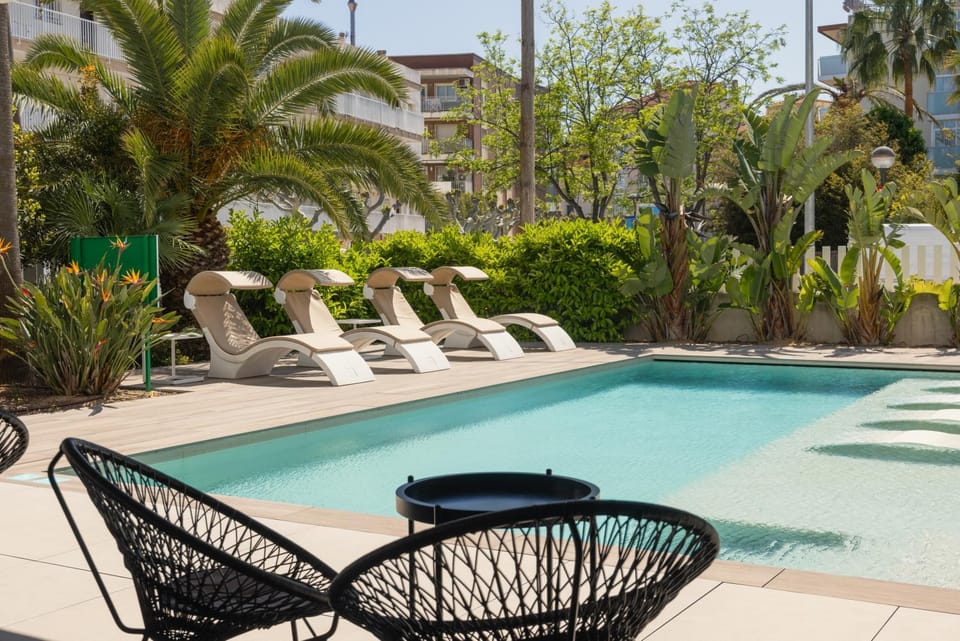 Balcony/Terrace, Swimming pool