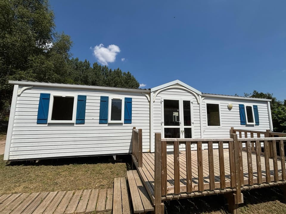 Camping la Nouvelle Aventure Campground/ 
RV Resort in Hauts-de-France