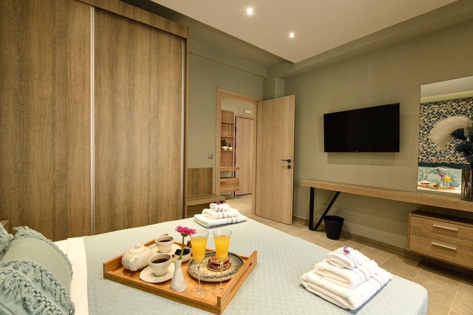 Sunny Luxury Suite Grey Apartment in Kavala