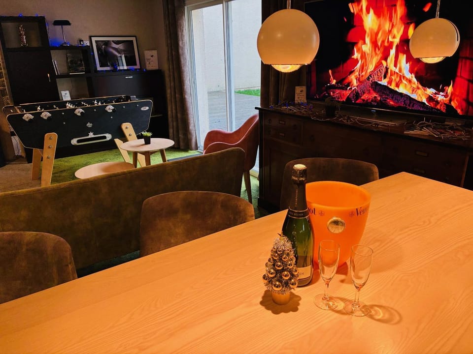 Seating area, Drinks