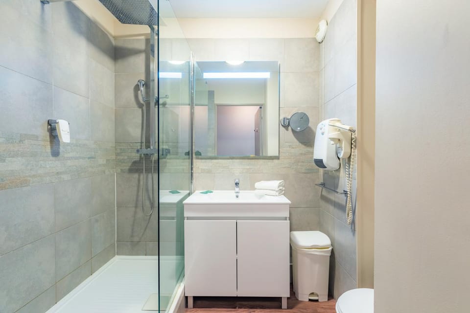 Shower, Bathroom, heating
