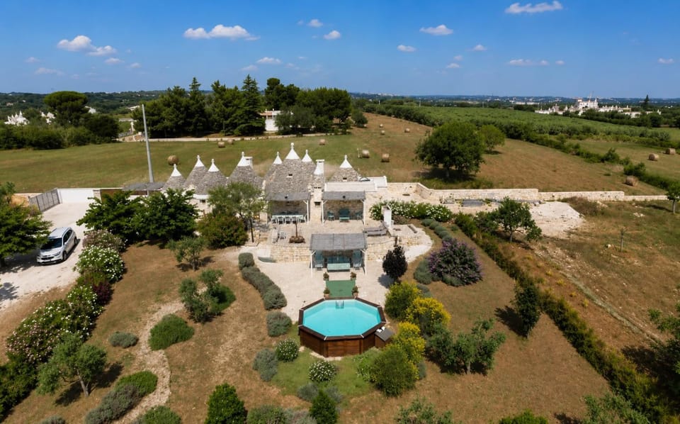 Il Capriccio della Valle d'Itria - Trullo con piscina privata House in Province of Taranto