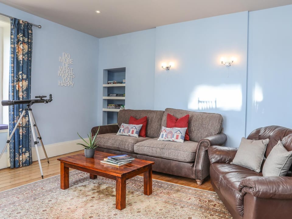 Gadlys House - Waters Edge Apartment in Wales