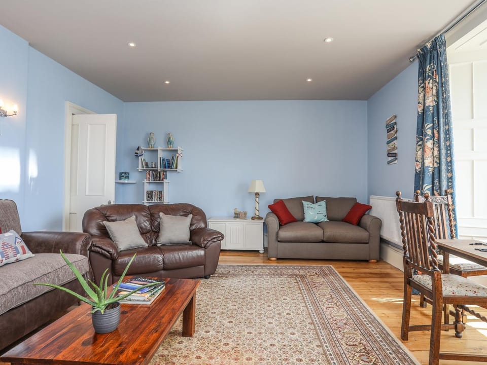 Gadlys House - Waters Edge Apartment in Wales