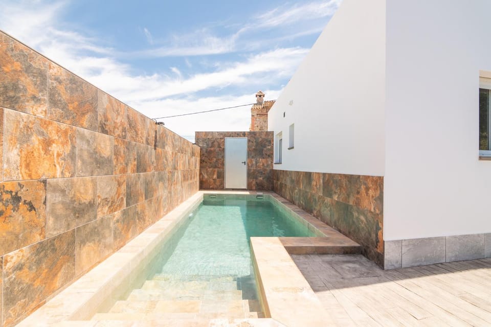 Property building, Swimming pool