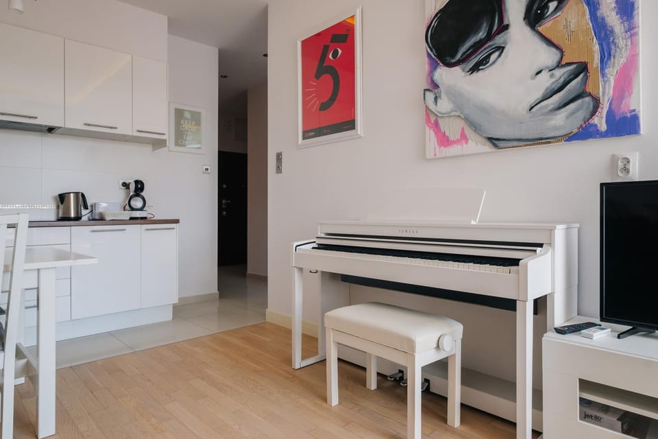 Kitchen or kitchenette, Living room