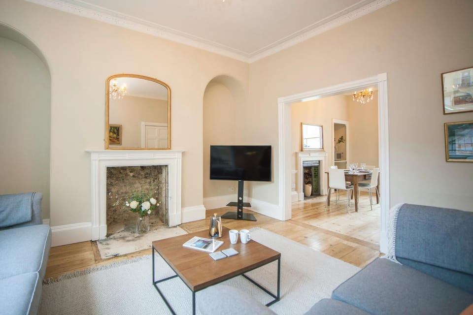 Communal lounge/ TV room, Living room, Seating area