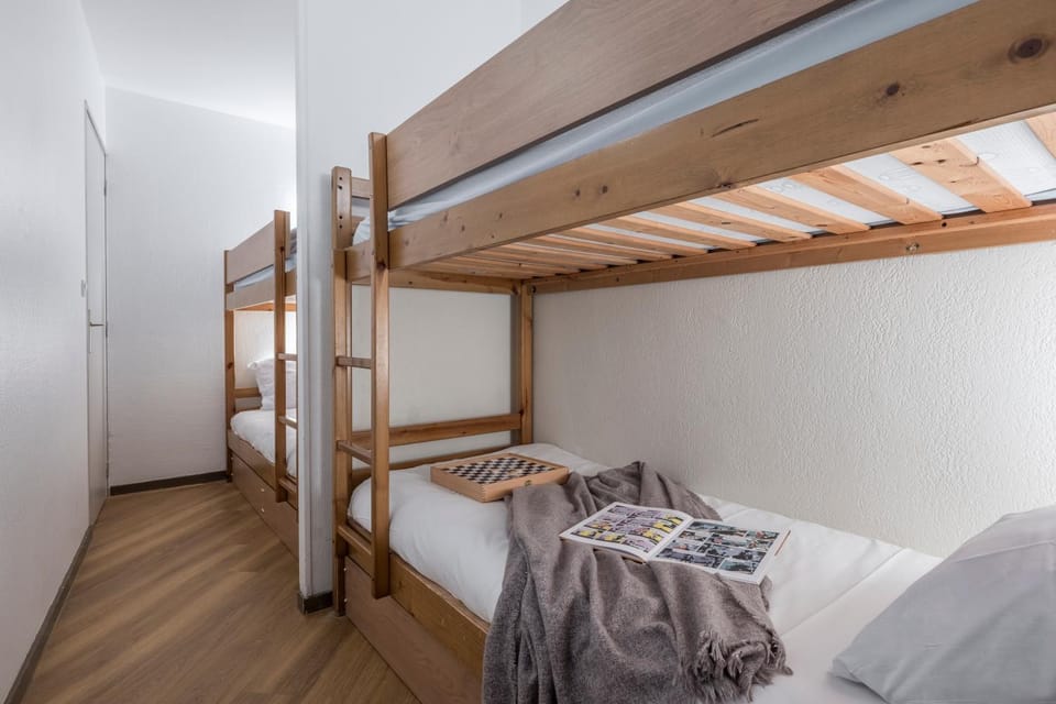 Bed, Photo of the whole room, Bedroom, bunk bed, towels, wardrobe