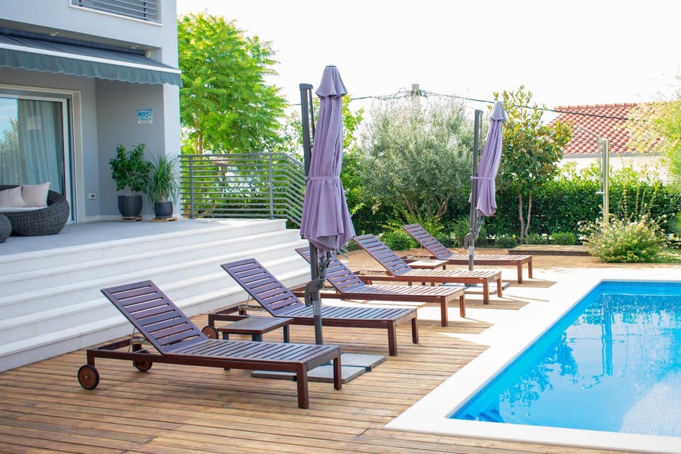 Property building, sunbed