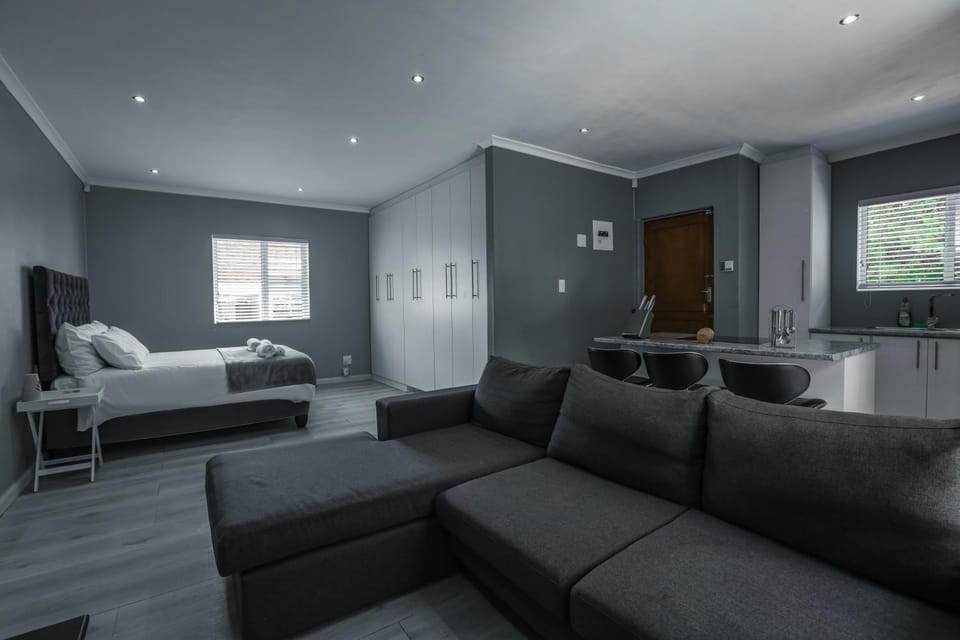 Milo's Sky Grey Guest House - No Load shedding Apartment in Cape Town