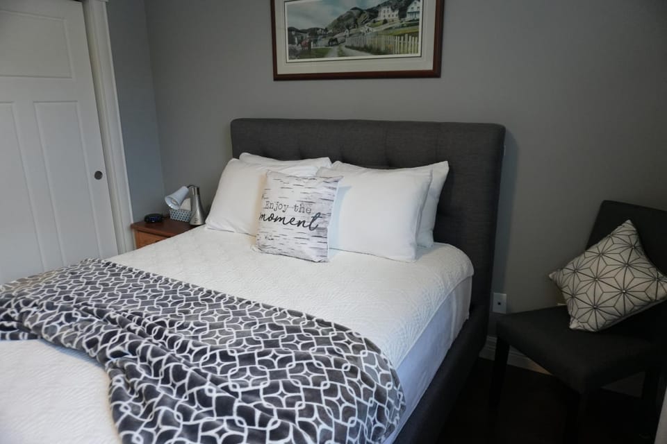 Bed, Bedroom, Guests