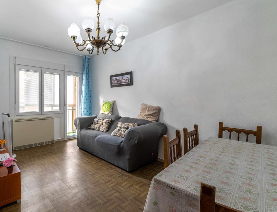 Communal lounge/ TV room, Living room, Dining area