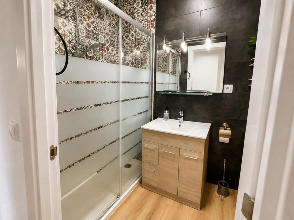 Shower, Bathroom