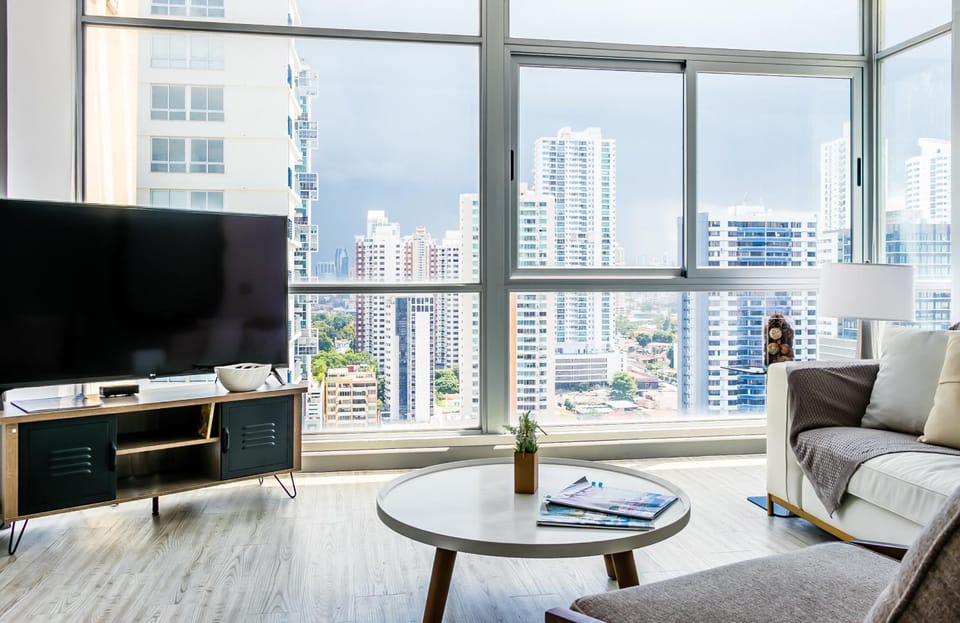 TV and multimedia, View (from property/room), Living room, City view