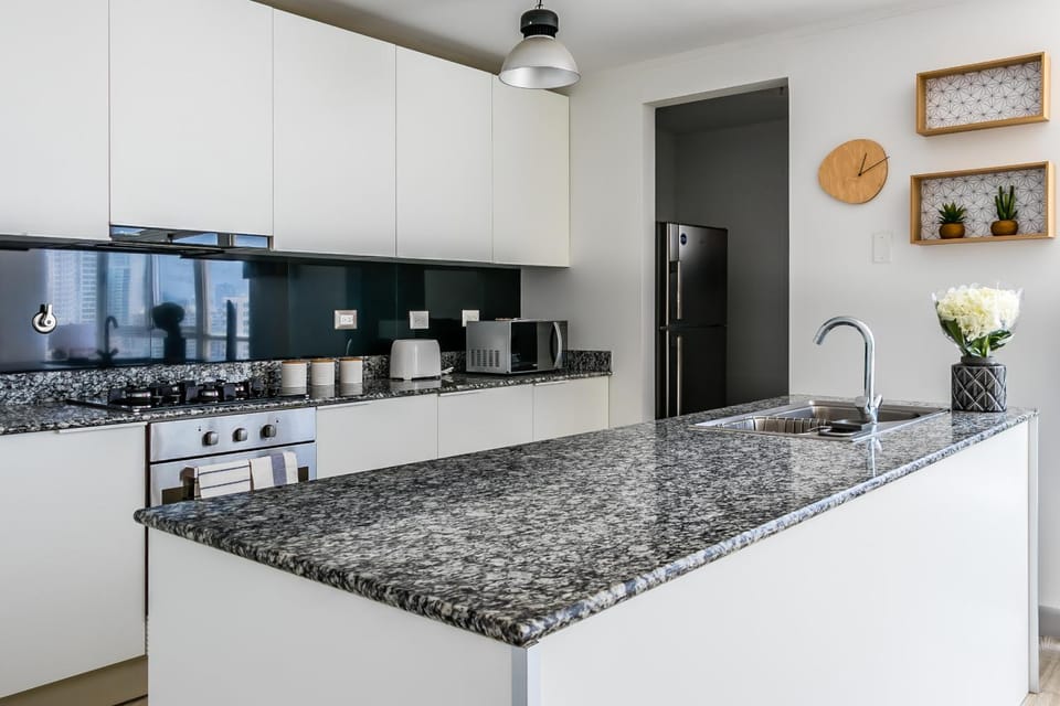 Coffee/tea facilities, Kitchen or kitchenette, dishwasher, minibar