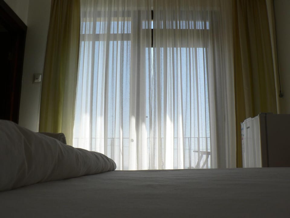 Day, Photo of the whole room