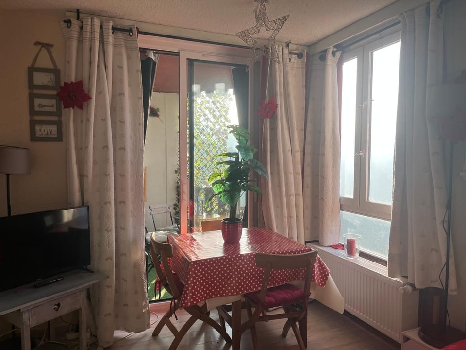 TV and multimedia, View (from property/room), Balcony/Terrace, Living room, Seating area, Dining area