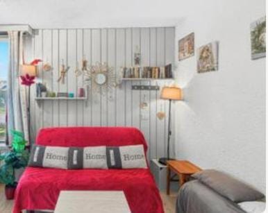 Bed, Living room, Bedroom