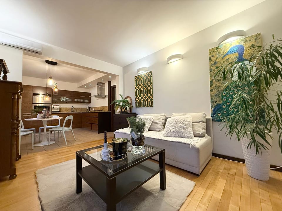 Kitchen or kitchenette, Living room, Seating area, Dining area