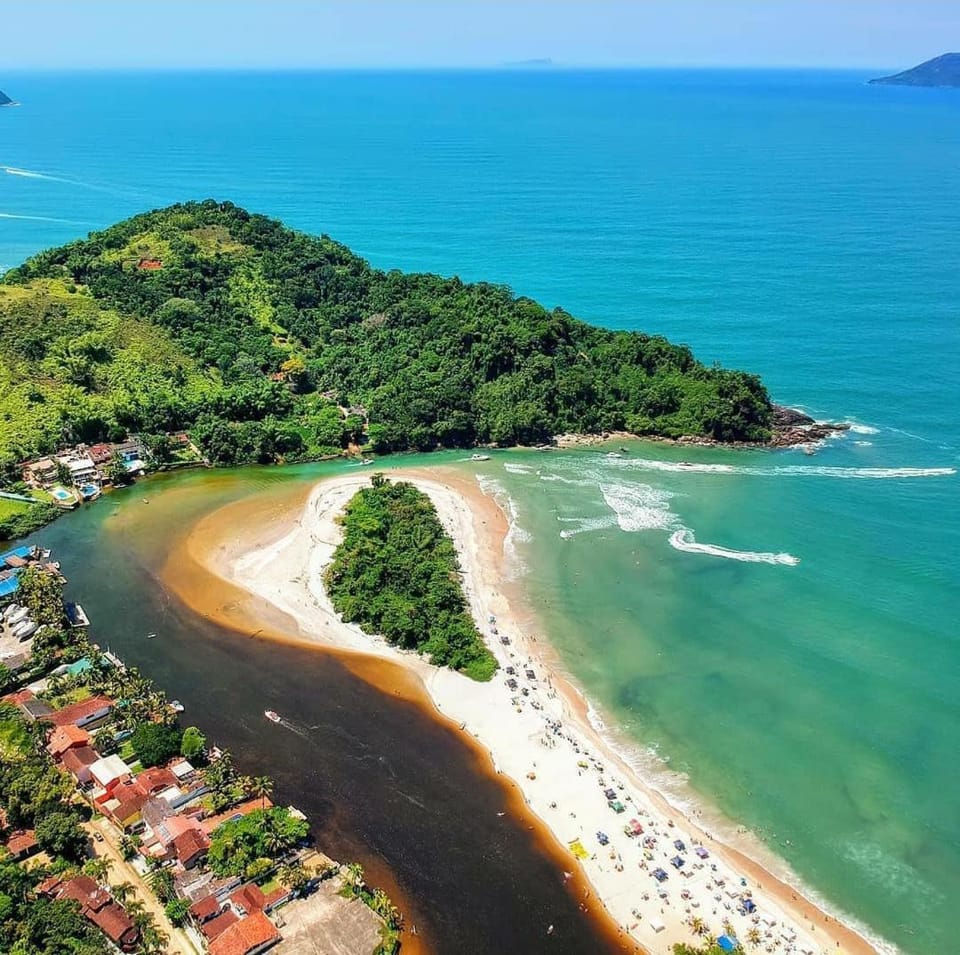 Suítes Km18praia Hostel in São Sebastião
