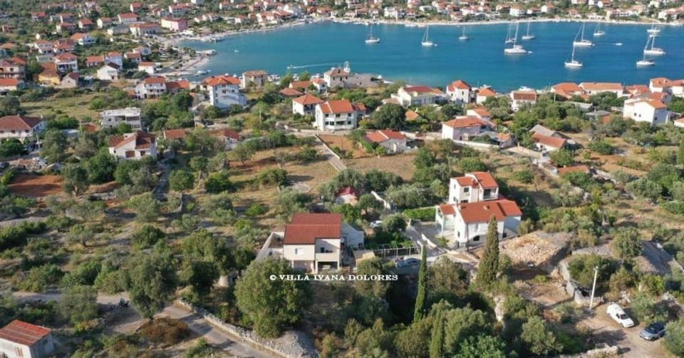 Neighbourhood, Bird's eye view