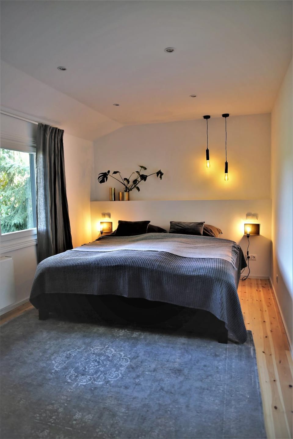 Bed, Photo of the whole room, Bedroom