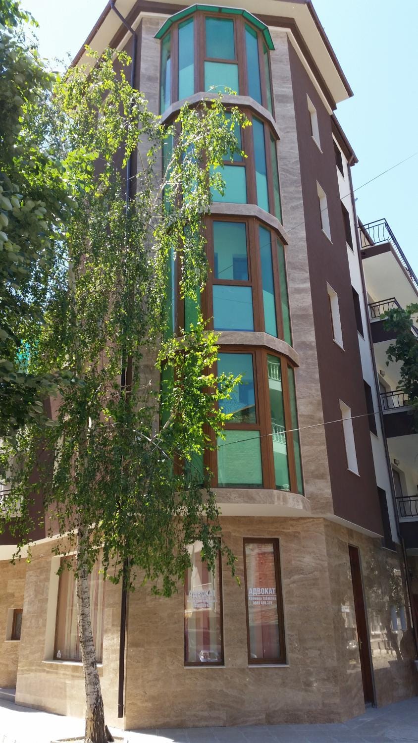 Facade/entrance