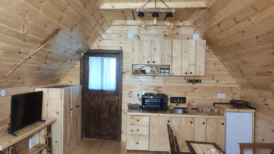 Kitchen or kitchenette, Living room