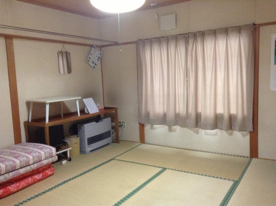 Photo of the whole room, Internal: Not applicable to any particular room