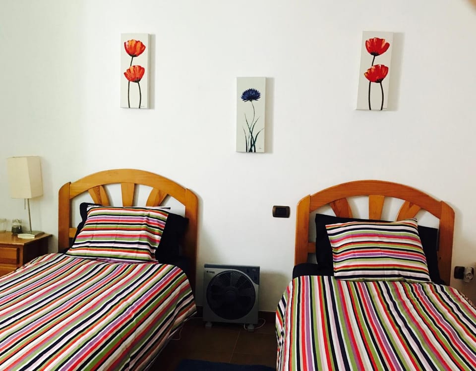 WIFI TENERIFE SUR GUEST HOUSE Bed and Breakfast in Abona