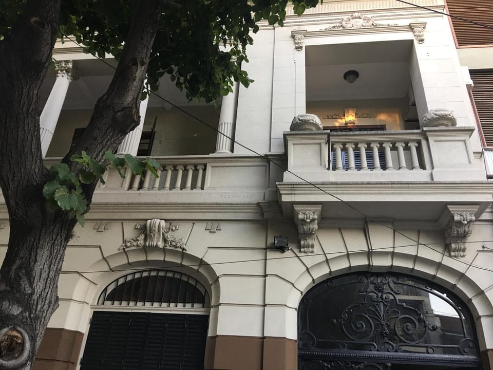 Facade/entrance