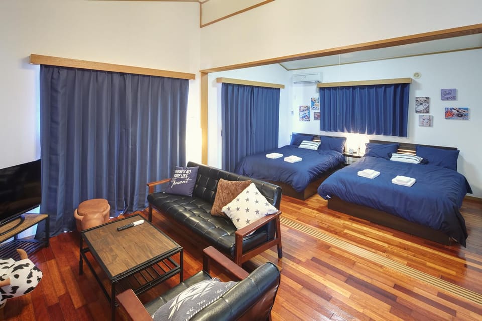 Living room, Photo of the whole room