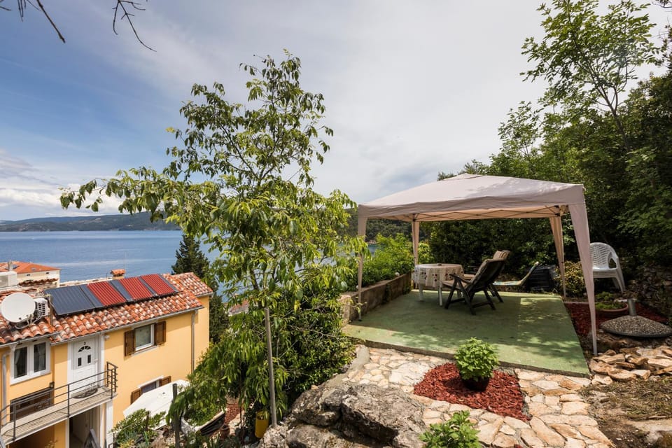 Apartments and rooms Roberto B. Apartment in Primorje-Gorski Kotar County