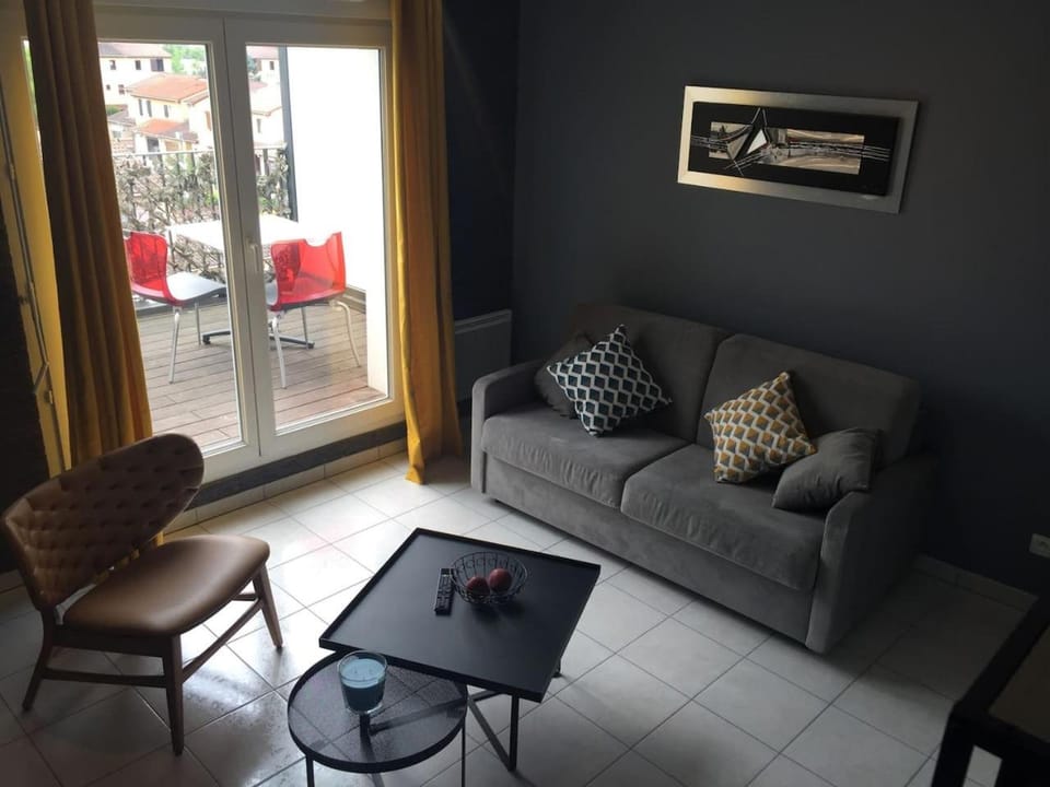 Résidence Studio Grand Luxe Wifi parking privé Apartment in Vaulx-en-Velin