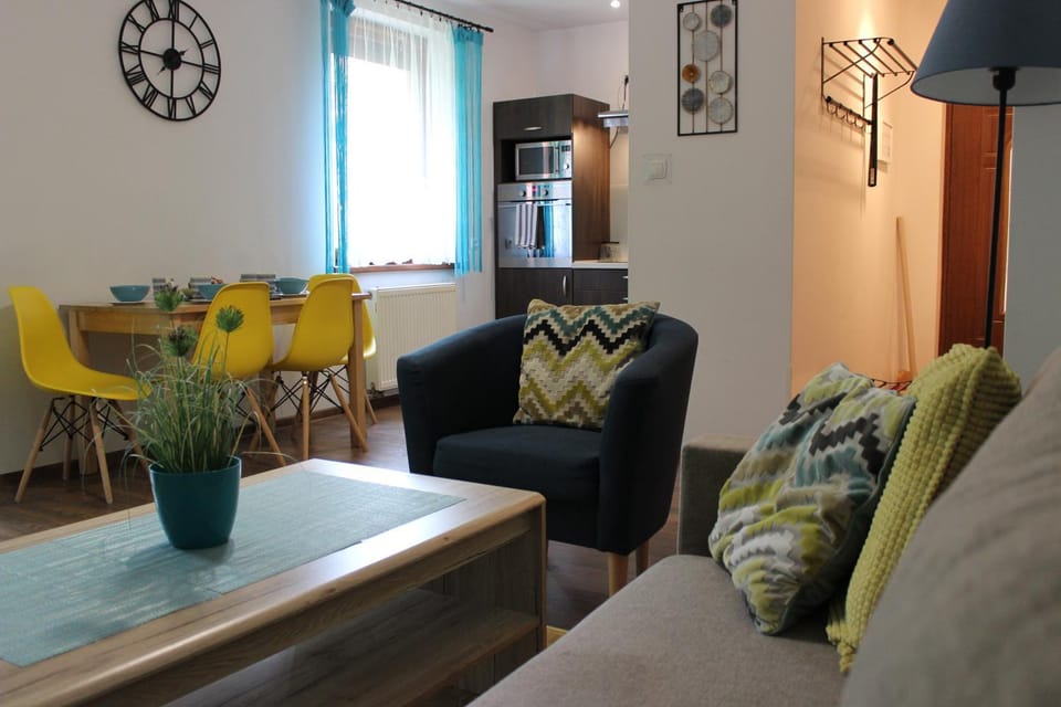 Apartament Kolorowy pod Śnieżką Apartment in Lower Silesian Voivodeship