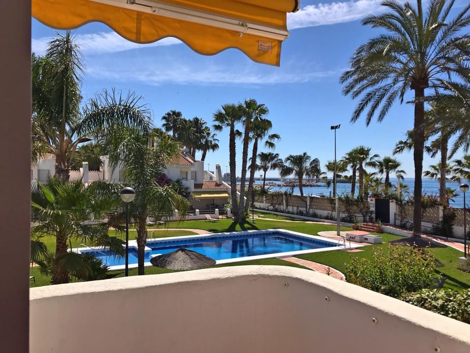 Balcony/Terrace, Pool view, Sea view