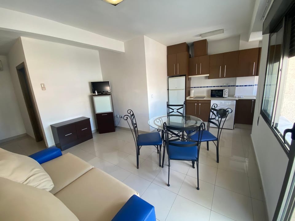 APARTAMENTOS ESJOVIAL Apartment hotel in Los Alcázares