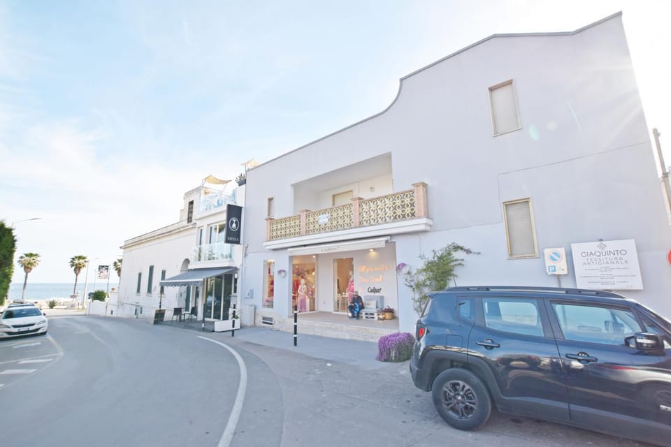 Centralissimo Monolocale con Terrazzino Vista Mare Apartment in Apulia