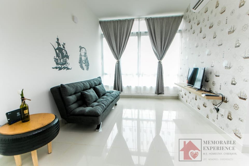 TV and multimedia, Living room, Evening entertainment