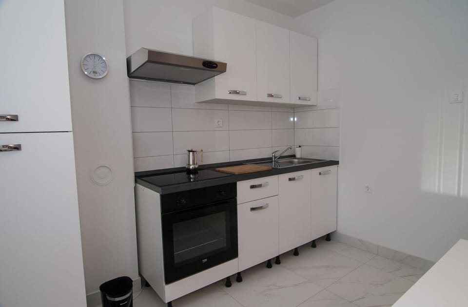 New renovated apartment 15 min from beach on foot Apartment in Pula