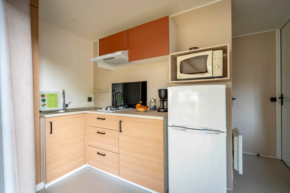 Kitchen or kitchenette, stove