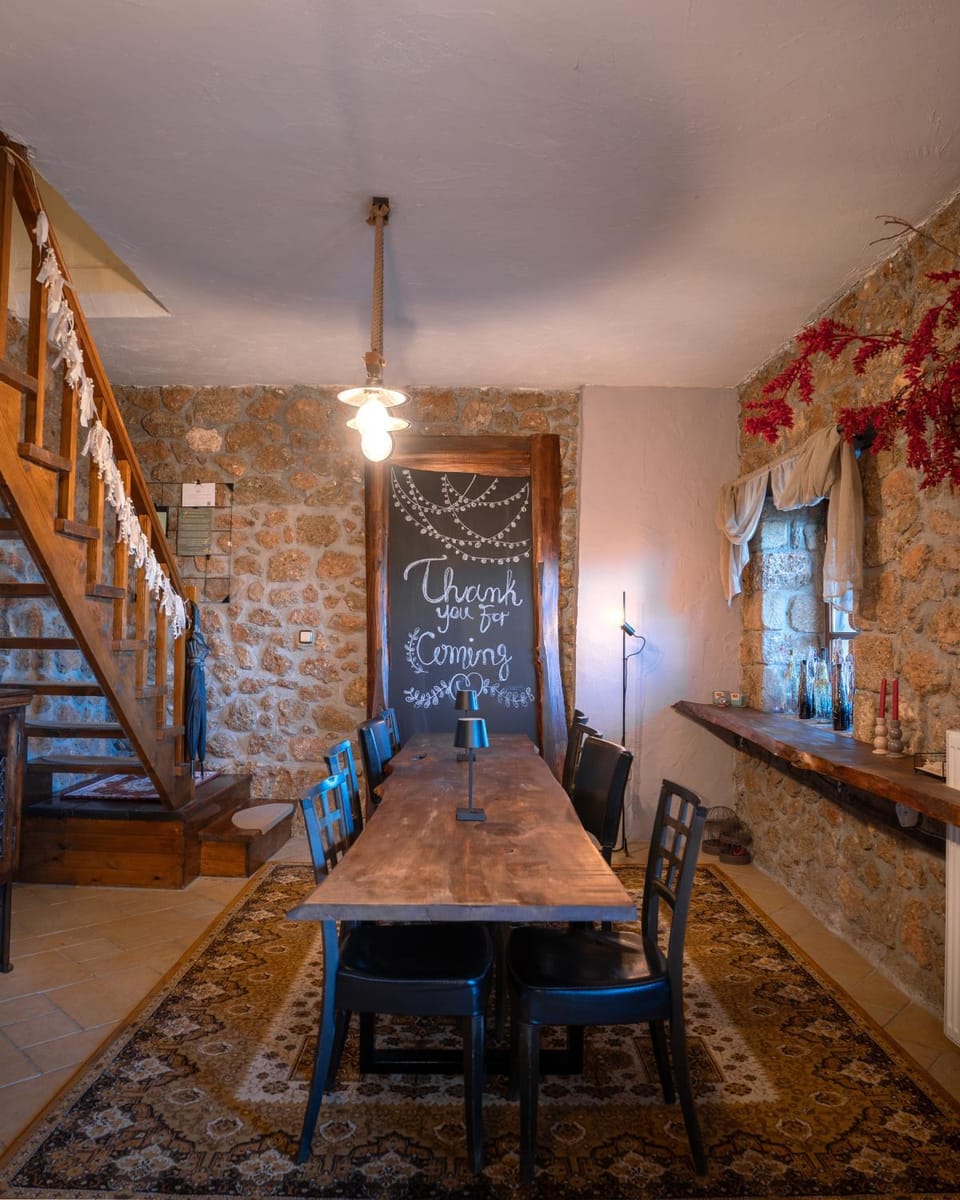 Property building, Restaurant/places to eat, Breakfast