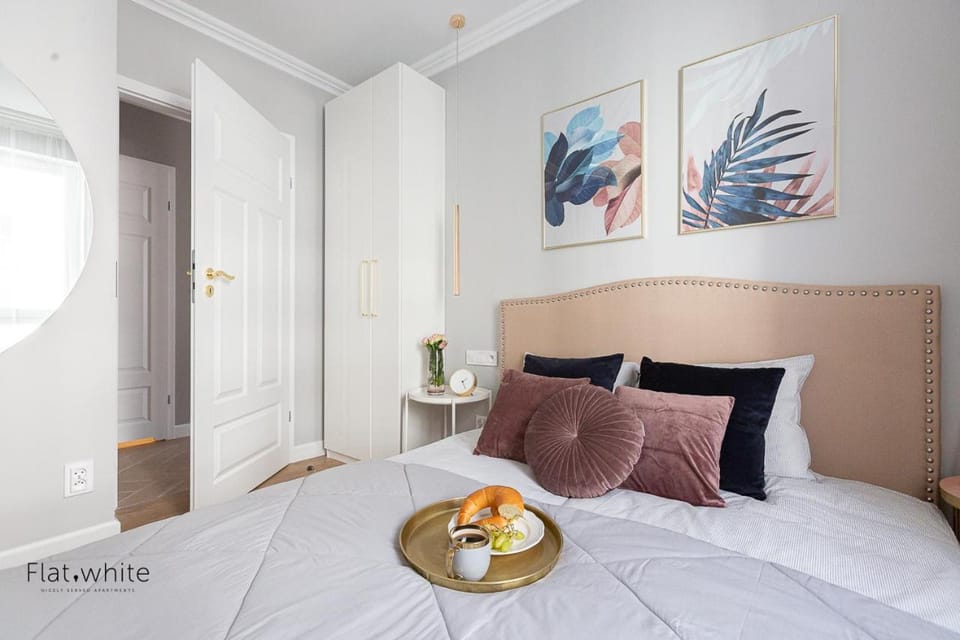 Apartamenty Flat White Obywatelska 47AB Apartment in Poland