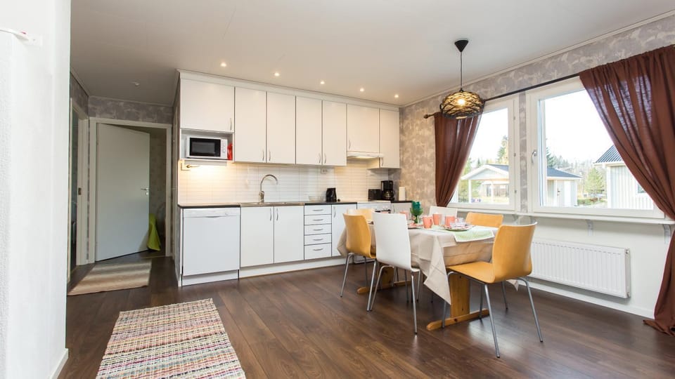 Dining area, Communal kitchen