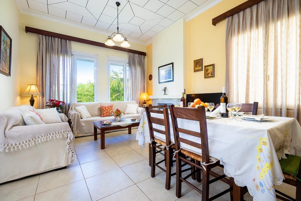 Photo of the whole room, Seating area, Dining area