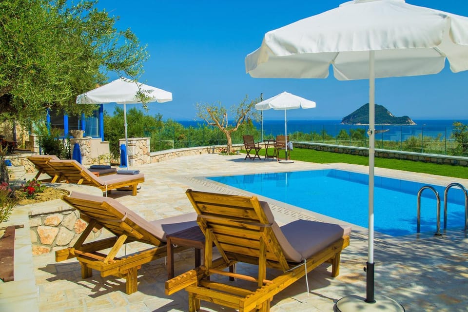 Property building, Swimming pool, Swimming pool