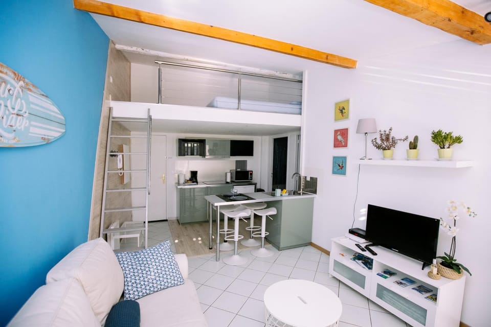 TV and multimedia, Dining area