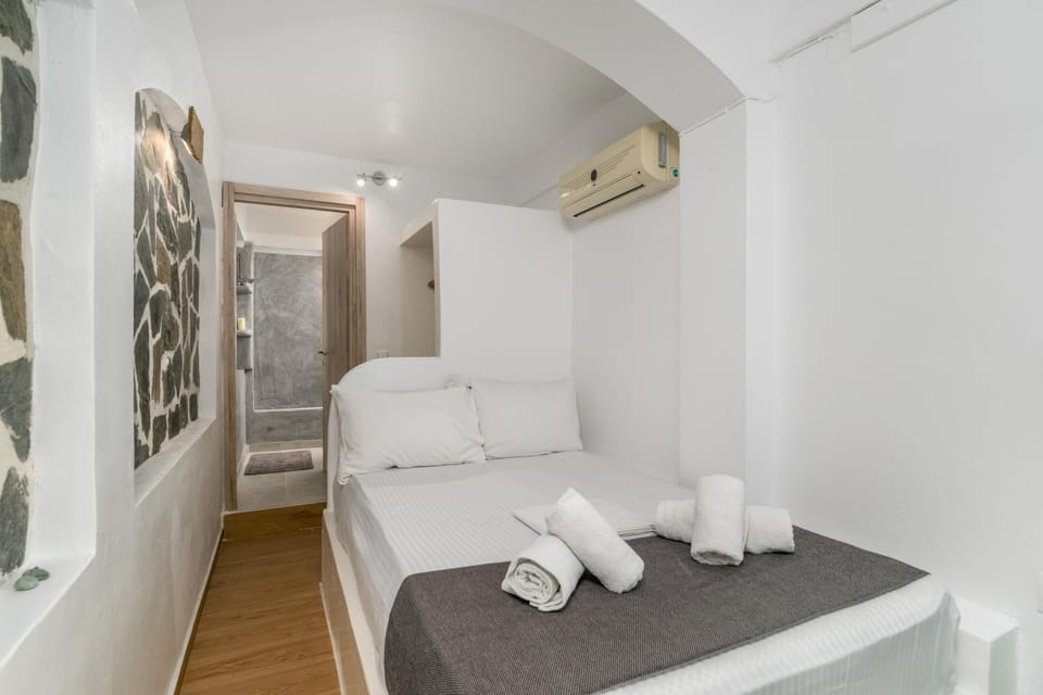 Studio Balkoni Apartment in Milos