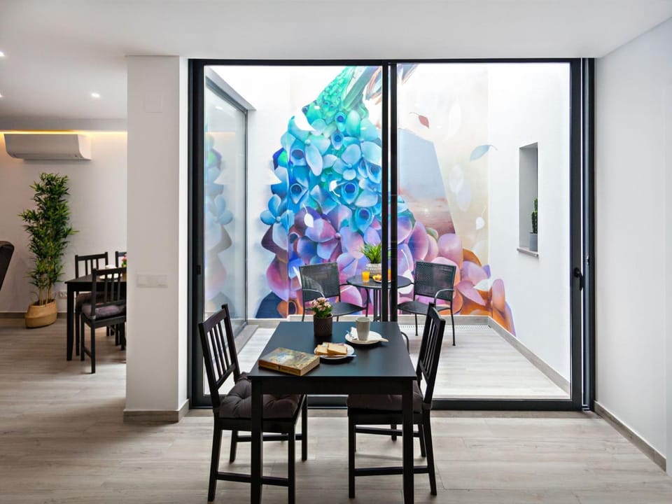 Living room, Decorative detail, Seating area, Dining area