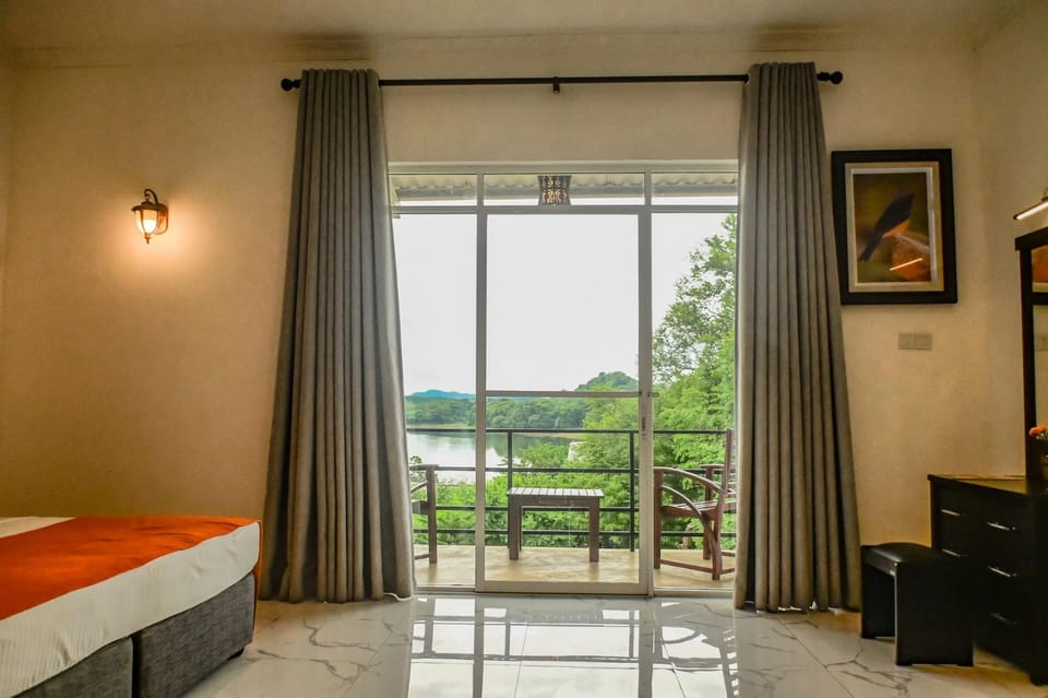 View (from property/room), Balcony/Terrace, Bedroom